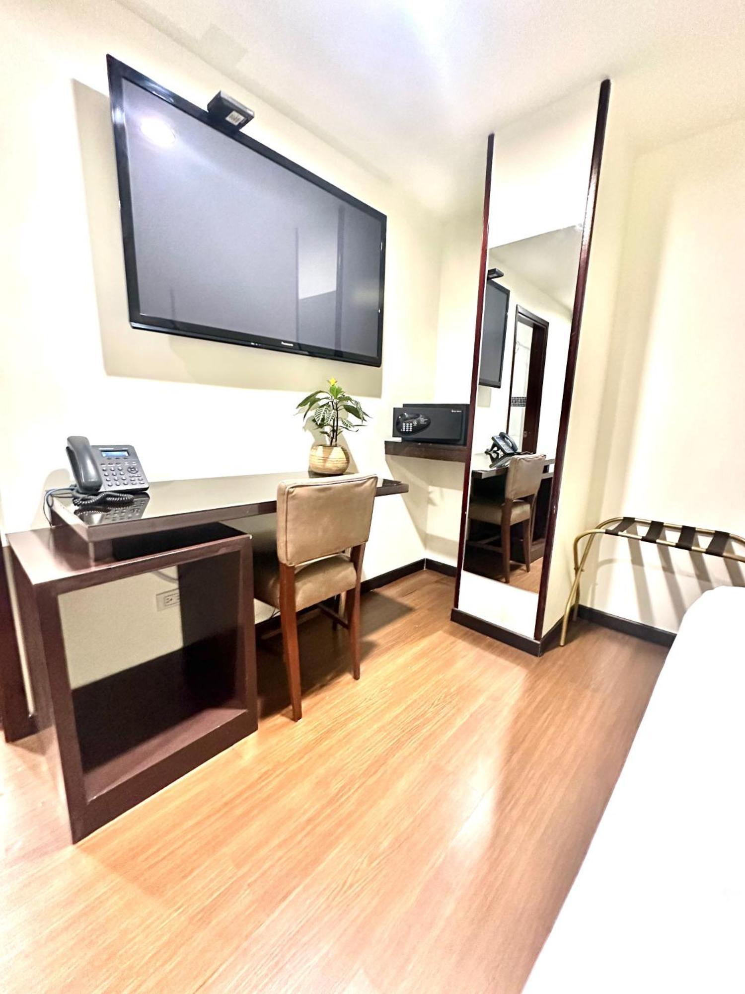 Hotel Sheridan Богота Екстериор снимка