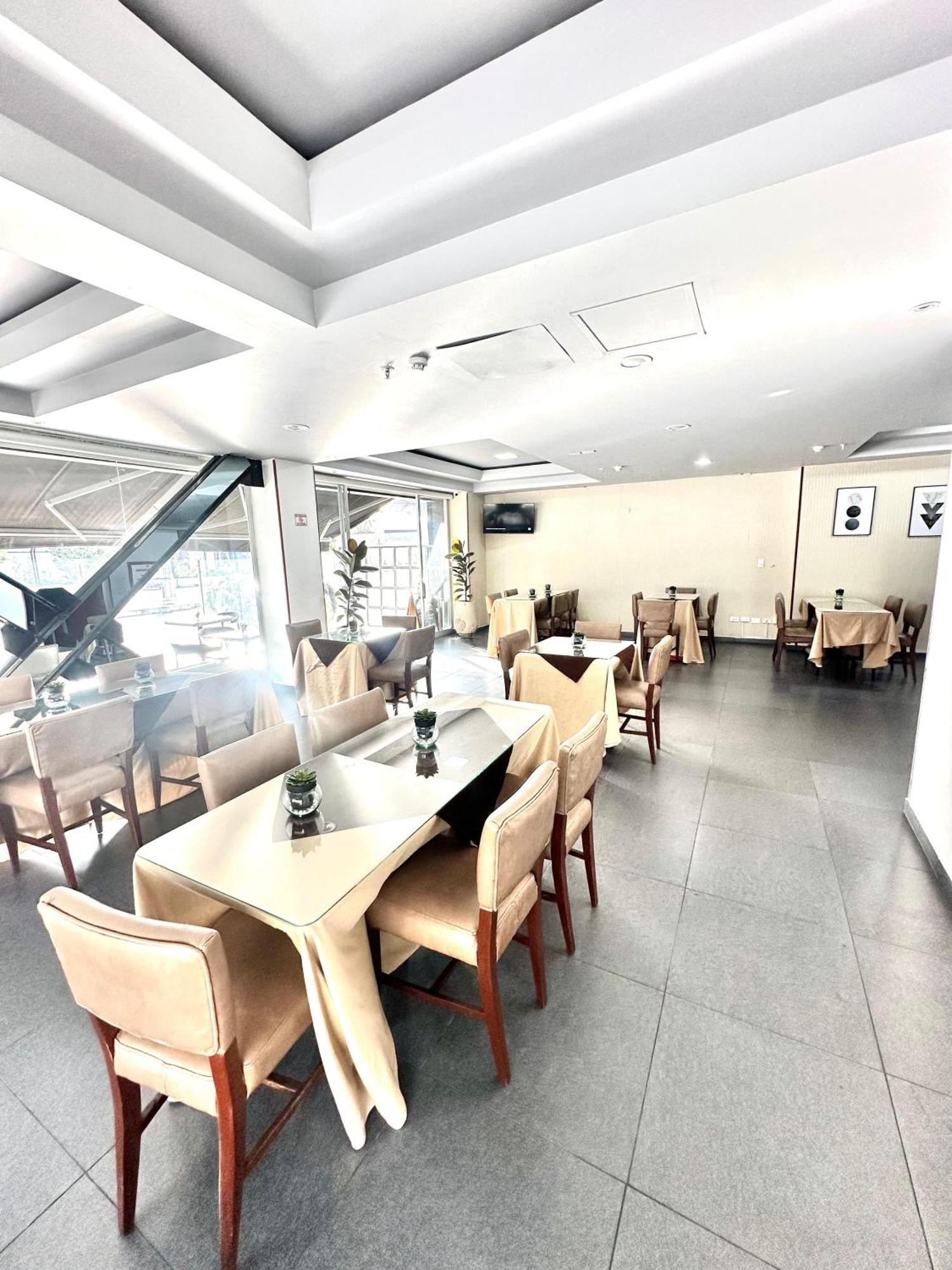 Hotel Sheridan Богота Екстериор снимка
